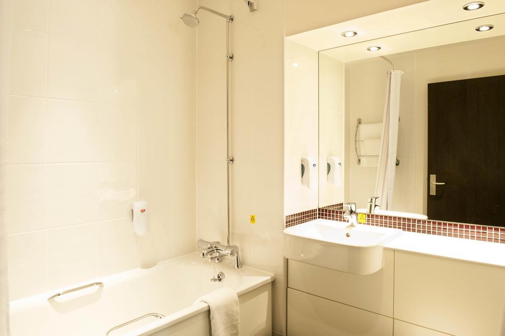 Premier Inn London Croydon West - Purley A23 部屋 写真