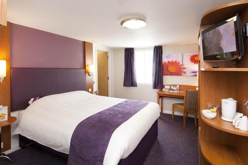 Premier Inn London Croydon West - Purley A23 エクステリア 写真